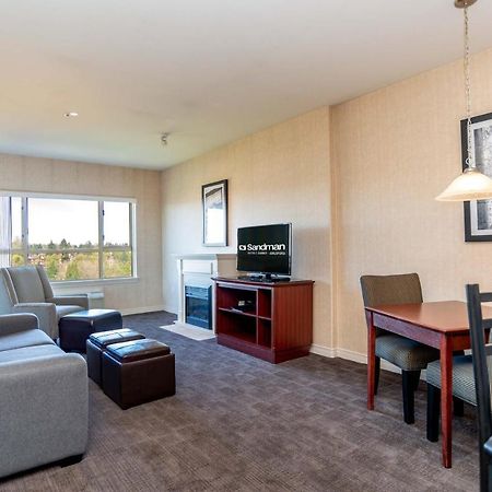 Sandman Suites Surrey - Guildford Экстерьер фото