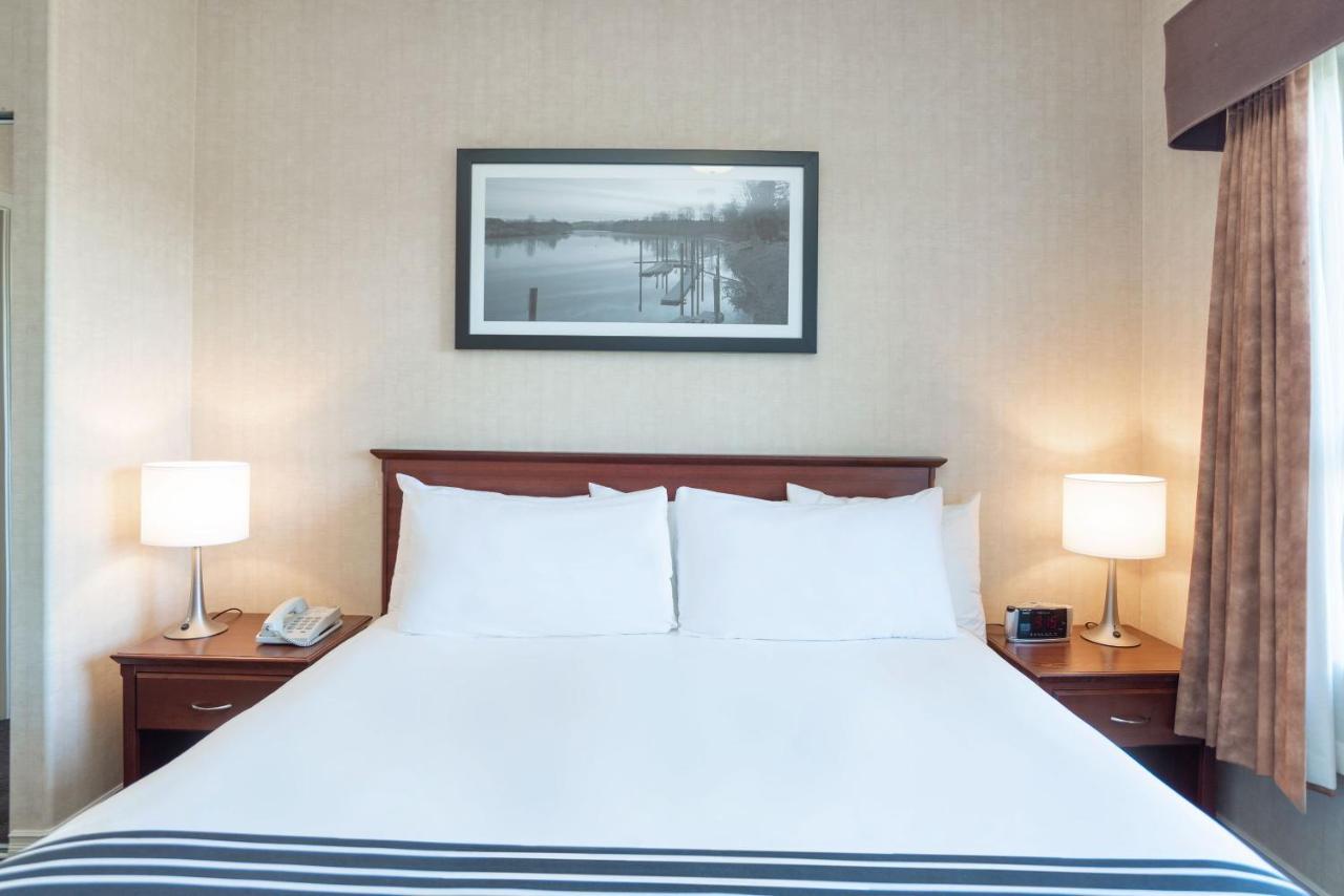Sandman Suites Surrey - Guildford Экстерьер фото