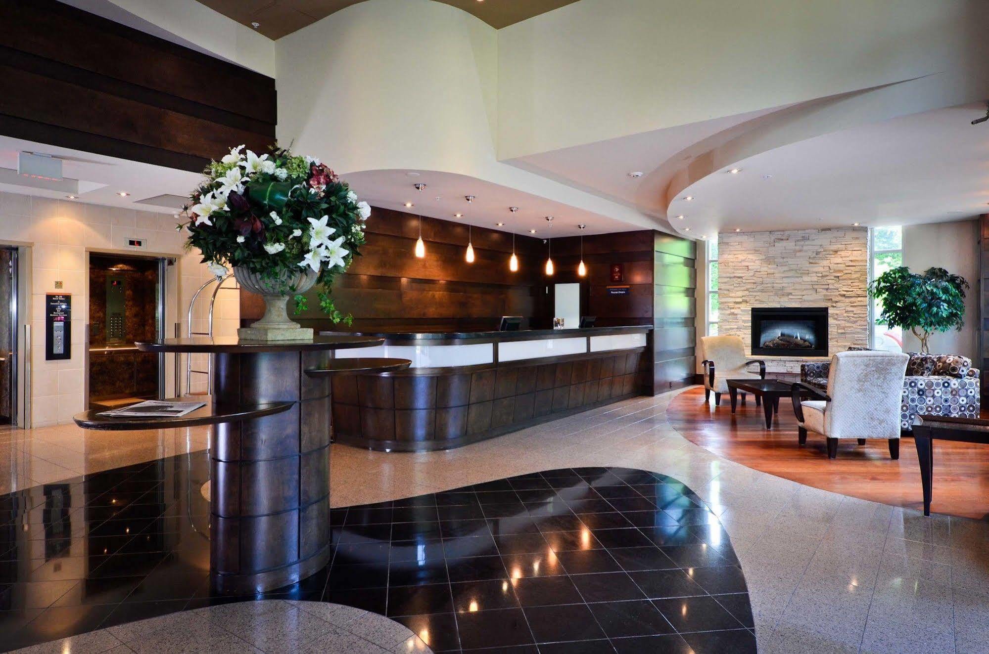 Sandman Suites Surrey - Guildford Экстерьер фото