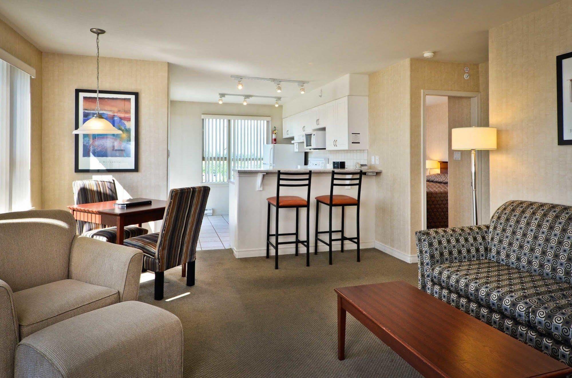 Sandman Suites Surrey - Guildford Экстерьер фото